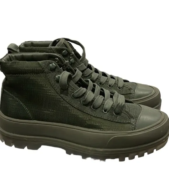 Anthropologie greats lug sole ankle boots.  Army green color.  Size 6