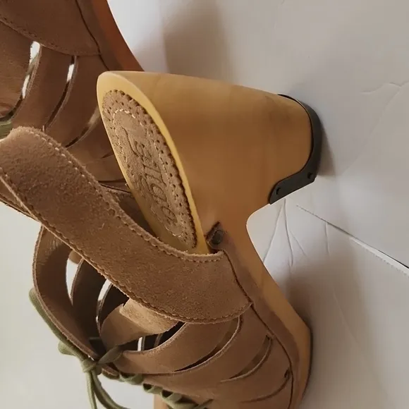 Anthropologie Latigo Cali Lace-up Clogs Tan Leather Wooden Sole Size 9.5 M NEW