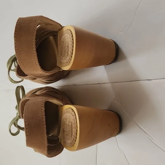 Anthropologie Latigo Cali Lace-up Clogs Tan Leather Wooden Sole Size 9.5 M NEW