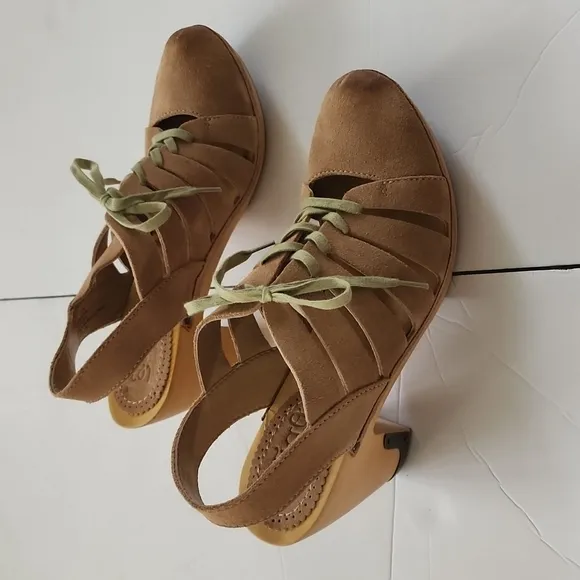 Anthropologie Latigo Cali Lace-up Clogs Tan Leather Wooden Sole Size 9.5 M NEW