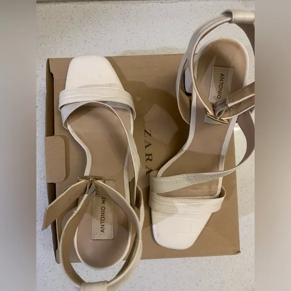 ANTONIO MELANI Cream Ivory Croc Print Ankle Strap Open Toe Block Heels Shoes 7.5