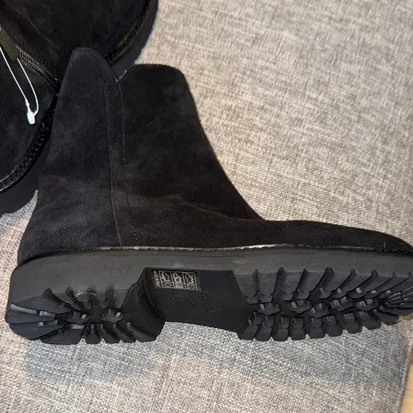 Aquatalia Black Ankle Boots Sleek Minimalist Design