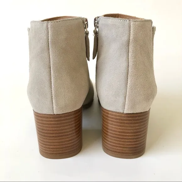 Aquatalia Square Toe Weatherproof Bootie In Grey Size 8 M