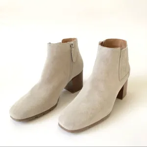 Aquatalia Square Toe Weatherproof Bootie In Grey Size 8 M