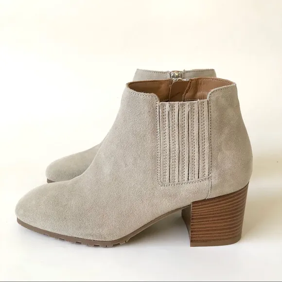 Aquatalia Square Toe Weatherproof Bootie In Grey Size 8 M
