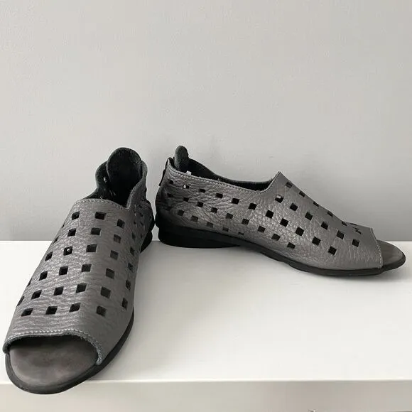 Arche Drick Slip On Metallic Silver Zip Heel Shoes Sandals Women's Sz 38 US 7