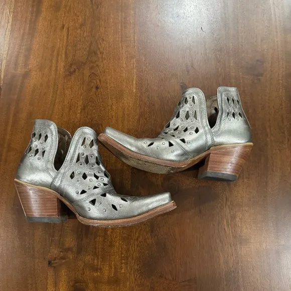 ARIAT Dixon Studded Silver Metallic Cowboy Boots Size 7.5 B Western Festival