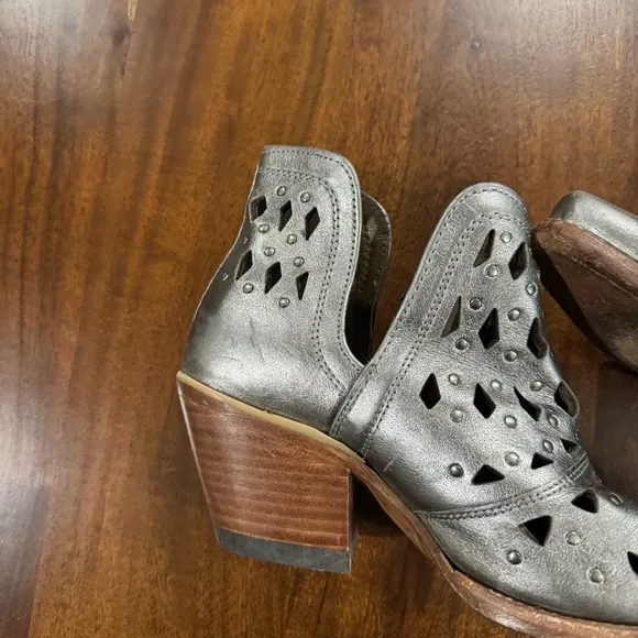 ARIAT Dixon Studded Silver Metallic Cowboy Boots Size 7.5 B Western Festival