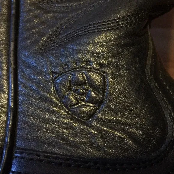 Ariat Ladies Black Western boots size 6B