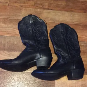 Ariat Ladies Black Western boots size 6B