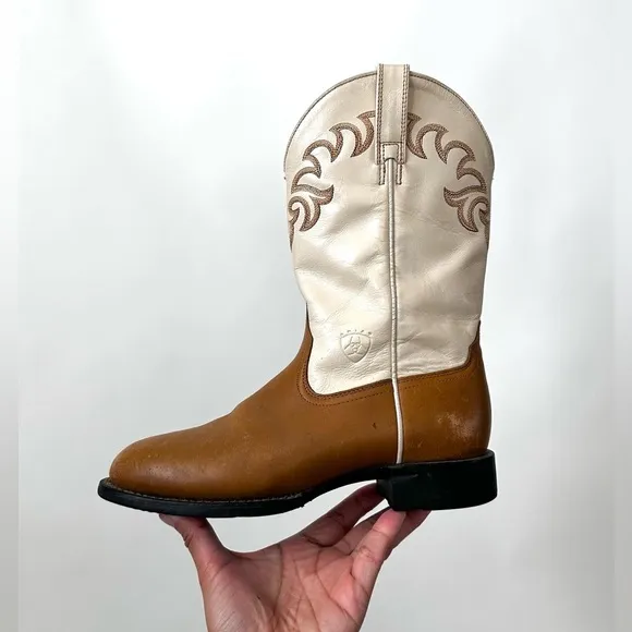 ARIAT WESTERN LEATHER COWBOY BOOTS IN CREAM/BROWN SIZE-6B~MSRP $190