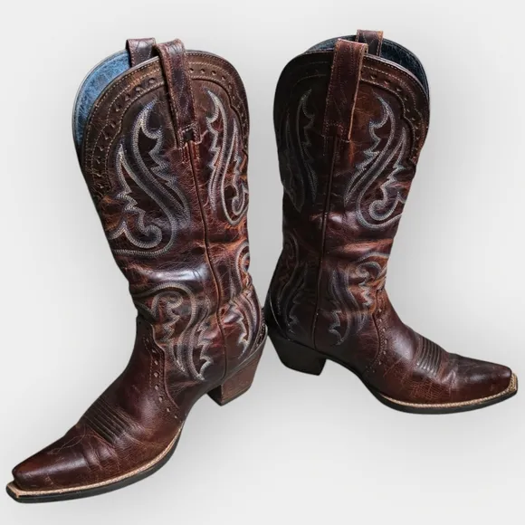 Ariat Women's Heritage Blue Stitched Boots, Snip Toe, Size 7.5B