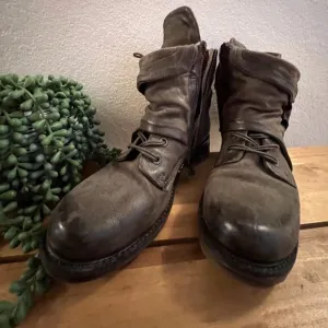AS 98 Army Green Lace Up Leather Boots - Size 38