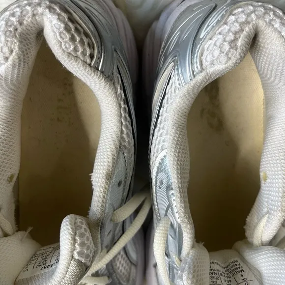 ASICS Gel Kayano 14 Running Shoes White and Grey Men’s Size 9