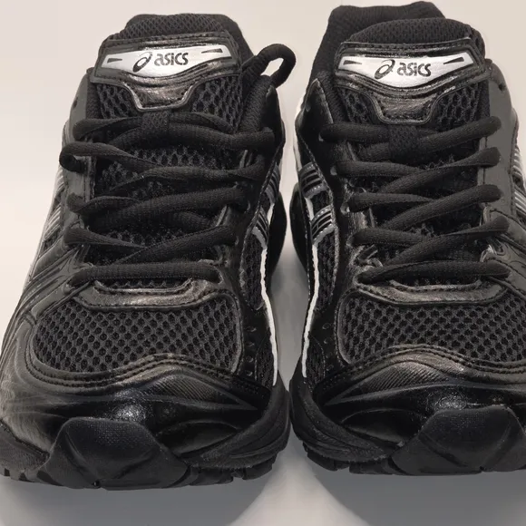 ASICS Men's Black and Silver Running Shoes