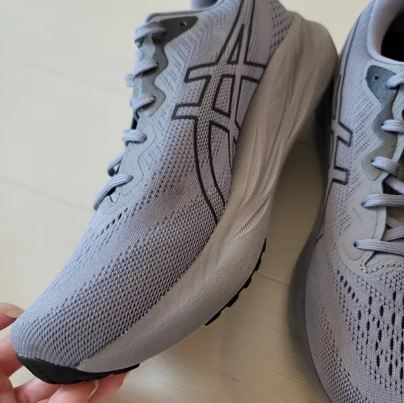 ASICS Pulse 15 Running Shoes in Sheet Rock Carrier Grey
