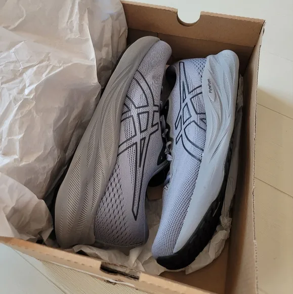 ASICS Pulse 15 Running Shoes in Sheet Rock Carrier Grey