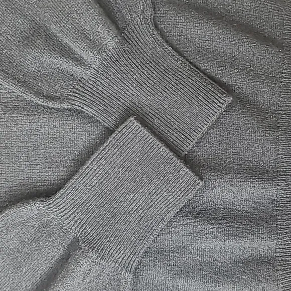 Autumn Cashmere Cold-Shoulder V-Neck Long Sleeve Cashmere Sweater in Black - NWT