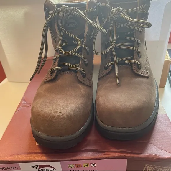 Avenger Woman’s Size 7 Medium Brown Work Boots Slip Resistant Sole Safety Toe