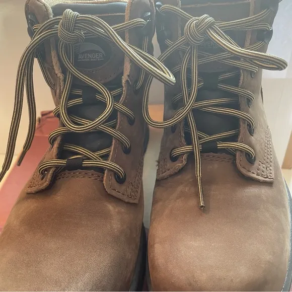 Avenger Woman’s Size 7 Medium Brown Work Boots Slip Resistant Sole Safety Toe