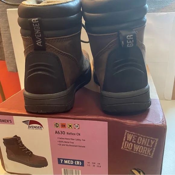 Avenger Woman’s Size 7 Medium Brown Work Boots Slip Resistant Sole Safety Toe