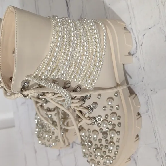 Azalea Wang, Twinkley Pearl Rhinestone Embellished Cream Lace-Up Ankle Boots 7.5