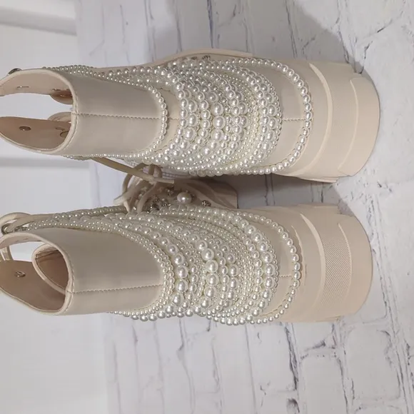 Azalea Wang, Twinkley Pearl Rhinestone Embellished Cream Lace-Up Ankle Boots 7.5
