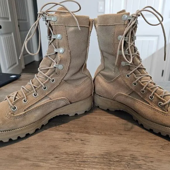 B. Belleville Combat Boots Men's Size 02.5 W Desert Tan Goretex Military Leather