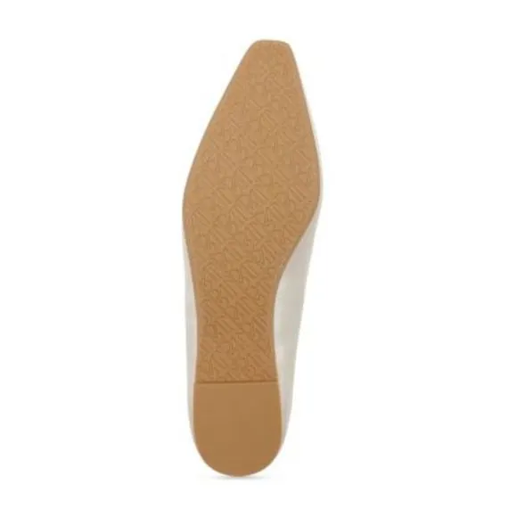 BADGLEY MISCHKA Womens Ivory Hardware Emerie Pointed Toe Slip On Flats Shoes 7