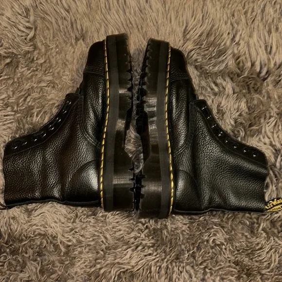 Barely Worn Women’s Doc Dr Martens Sinclair Black Nappa Leather Boots Size US 11