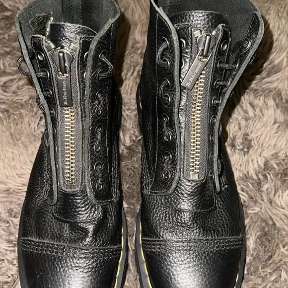 Barely Worn Women’s Doc Dr Martens Sinclair Black Nappa Leather Boots Size US 11