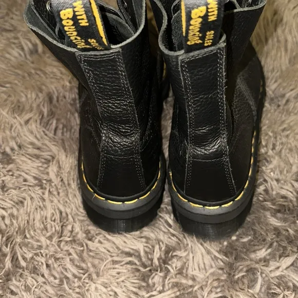 Barely Worn Women’s Doc Dr Martens Sinclair Black Nappa Leather Boots Size US 11
