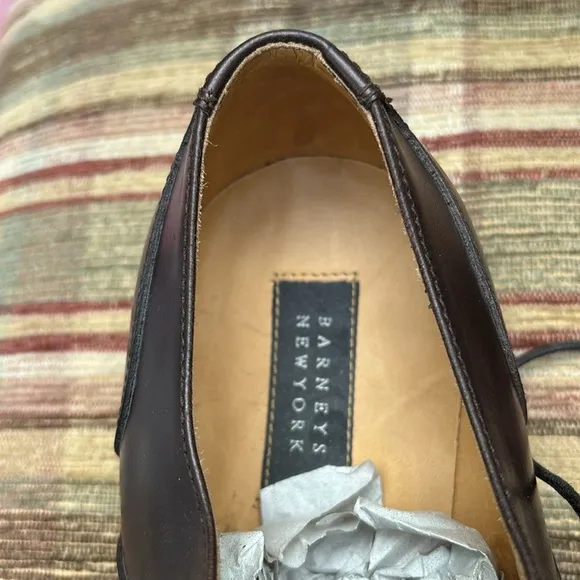 Barney’s NY classic shoes 9 1/2 brand new condition