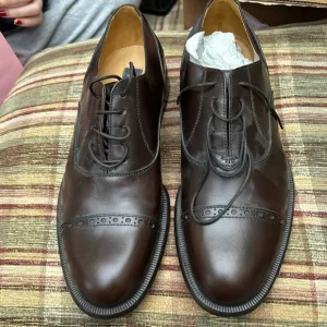 Barney’s NY classic shoes 9 1/2 brand new condition
