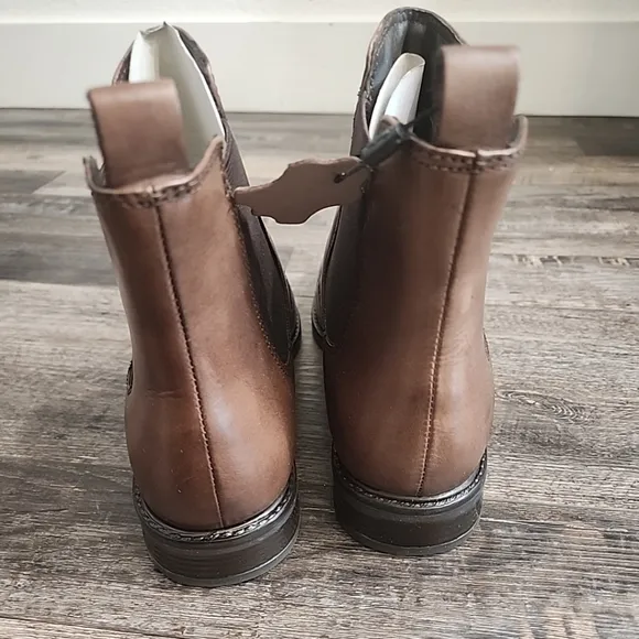 Bata Italian Brown Leather Chelsea Boots