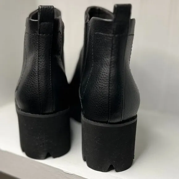 BC By Seychelles Fight for your right boot Size 9.5