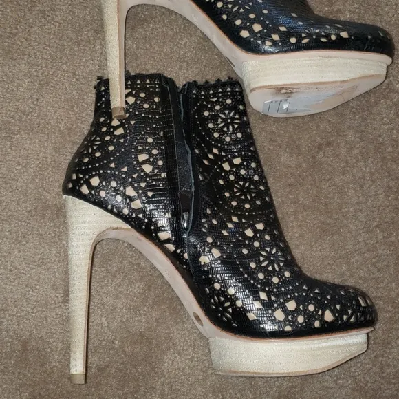 Bcbgmaxazria NWT Black Platform laser etched  Boots