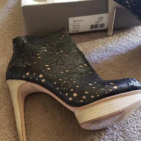 Bcbgmaxazria NWT Black Platform laser etched  Boots