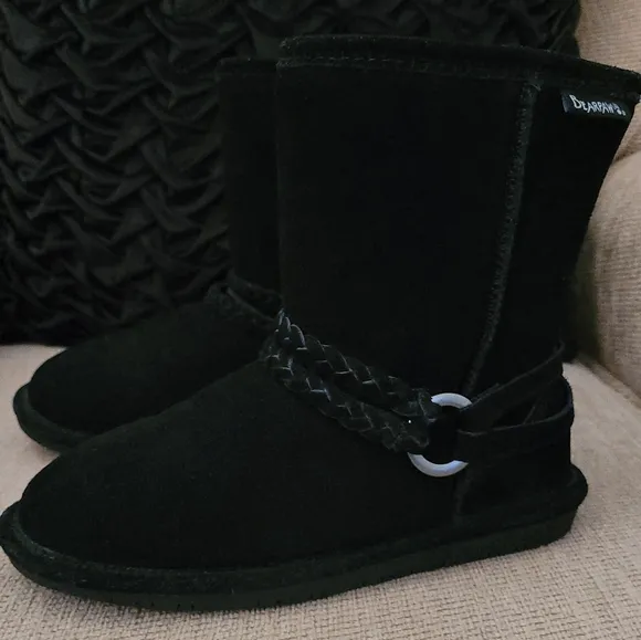 BEARPAW ADELE YOUTH BLACK SHORT SUEDE BOOTS