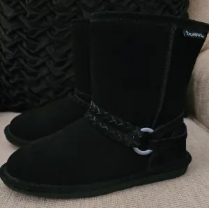 BEARPAW ADELE YOUTH BLACK SHORT SUEDE BOOTS