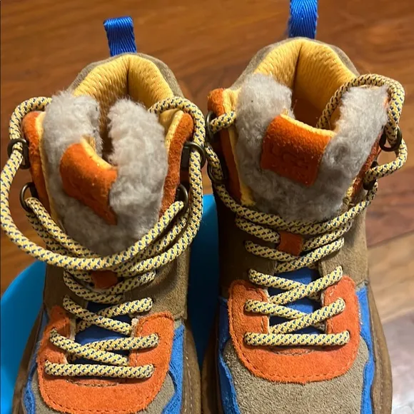 Beautiful Ugg boots worn 1 time boys size 13, excellent condition