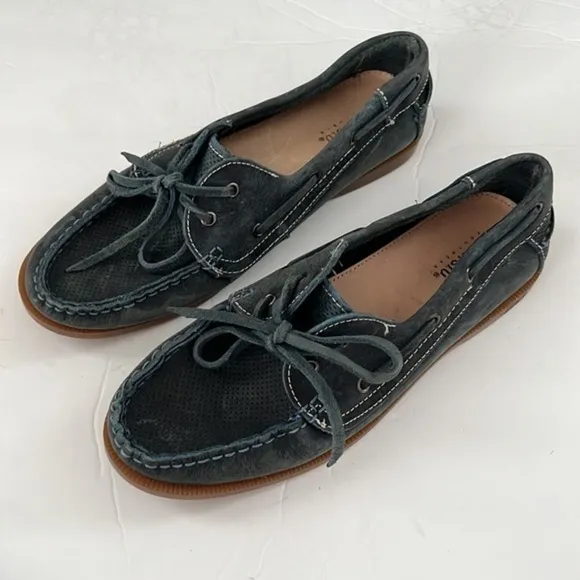 Bed Stu blue suede loafer perforated distressed leather boat slip on laced shoes