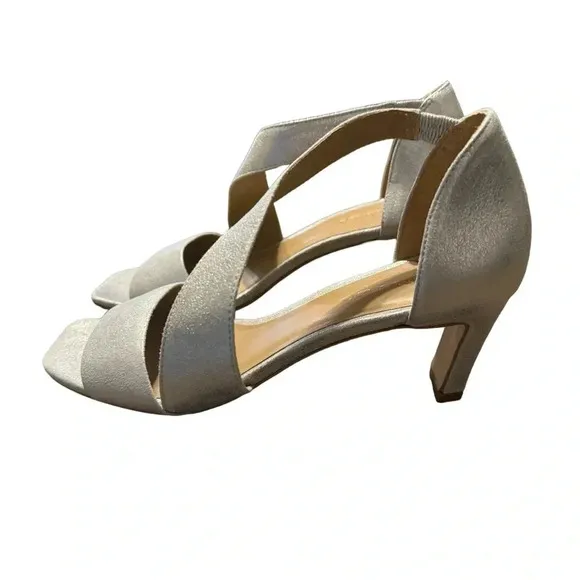 Bernardo Womens Silver Leather Asymmetrical Strap Open Toe Sandals Heels Shoes 9