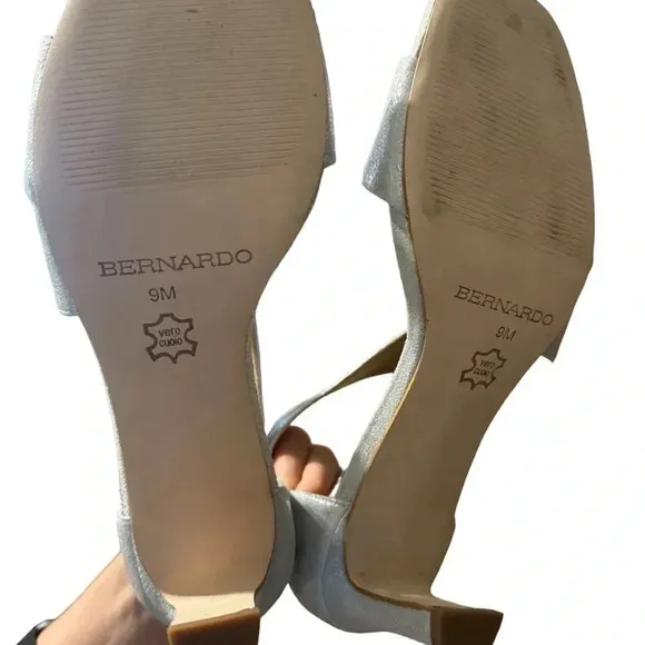 Bernardo Womens Silver Leather Asymmetrical Strap Open Toe Sandals Heels Shoes 9