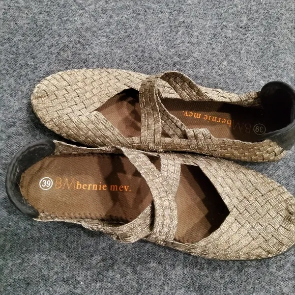 Bernie Mev Stretch Mary Jane Pull-On Shoes Size 39