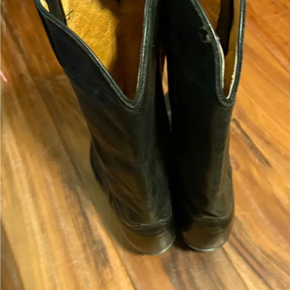 Black Leather Tony Lama Cowboy Boots size 6.5 D men’s or women’s 8