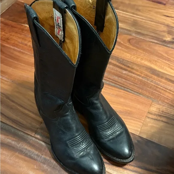 Black Leather Tony Lama Cowboy Boots size 6.5 D men’s or women’s 8