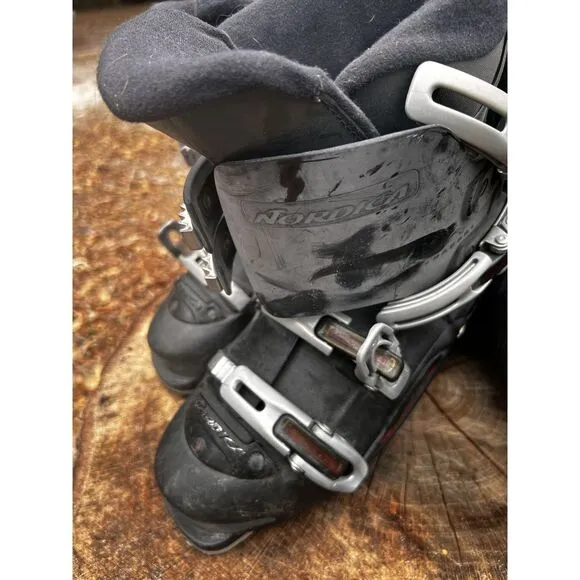 Black Size 26 300mm Nordica B7 Hyglenlcal Women's Downhill Ski‎ Boots