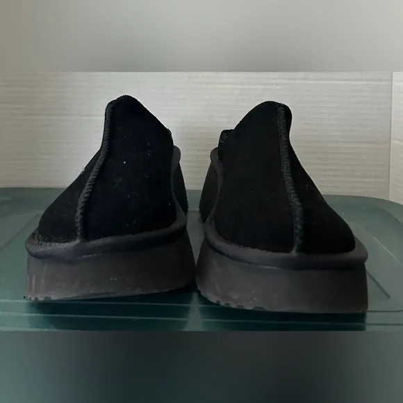 Black Slip-On Shoes by Project Cloud Women’s Size 6 EUC
