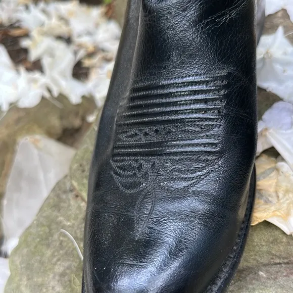 Black Western Cowboy Boots Lucchese in great condition